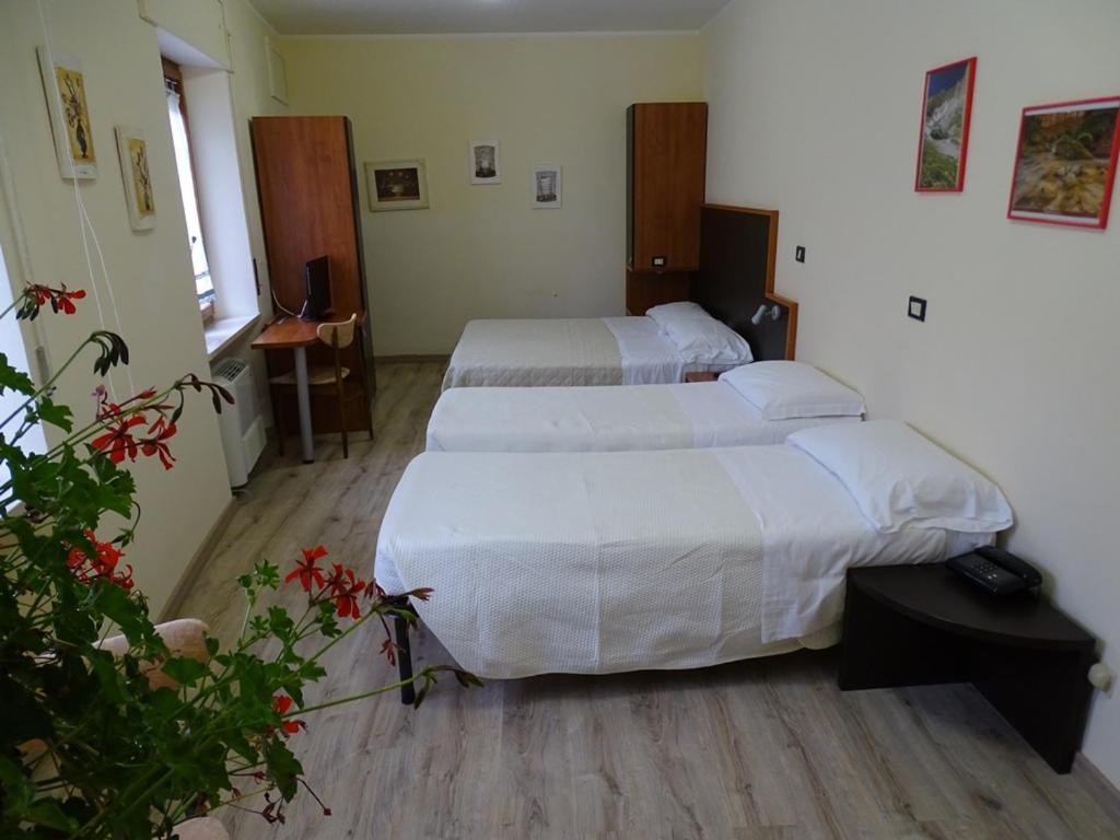 מלון מונטמונקו Monti Azzurri מראה חיצוני תמונה